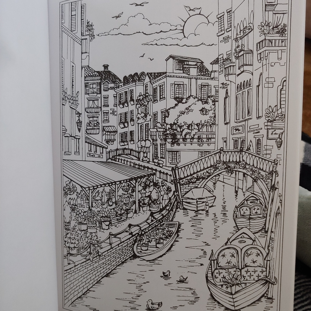 Creative Haven "Spring Scenes" Color Book - Picture 10 of 12